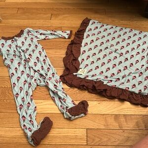 Kicker double layered blanket plus 18-24 month footie